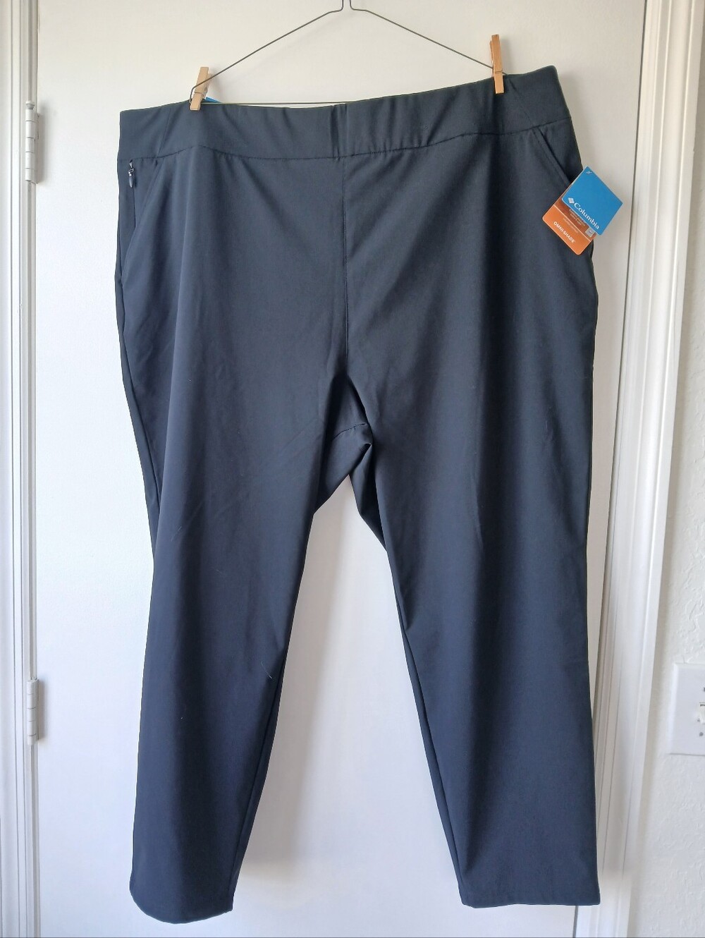 Columbia Women's Omni-shade Black Tapered-Leg Pants
